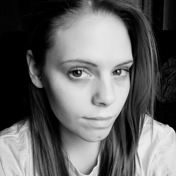 Meet your Posher, Briana - Picture 1 of 1